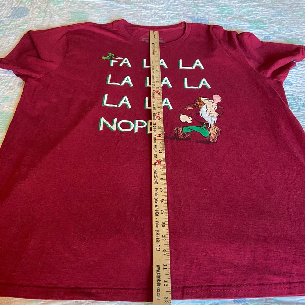 Lot of 2 Grumpy themed short sleeve tees - Picture 7 of 8